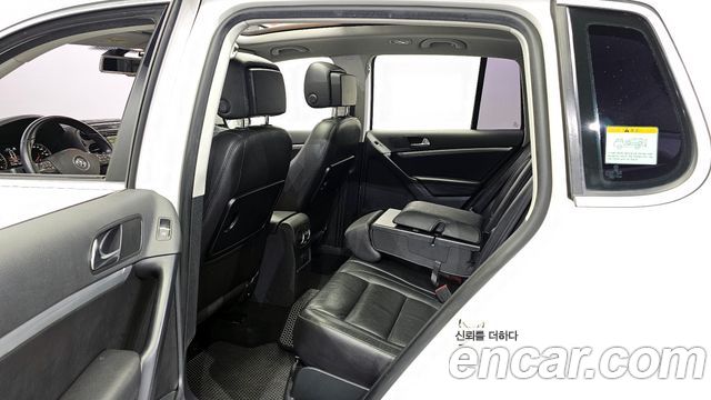 Volkswagen Tiguan 2.0 TDI  Premium 5N 2013 — фото 11