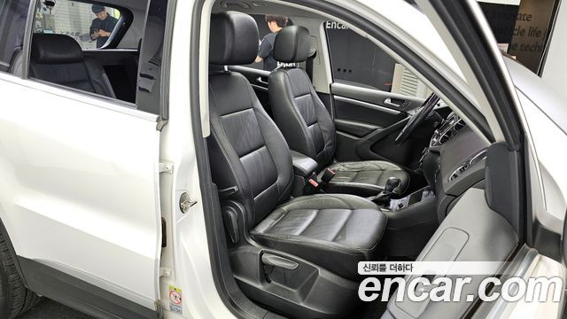 Volkswagen Tiguan 2.0 TDI  Premium 5N 2013 — фото 12