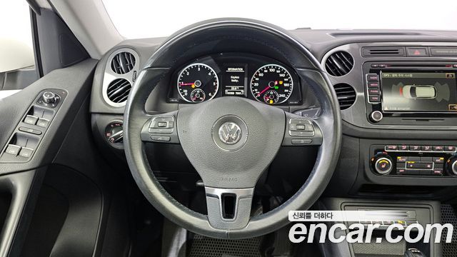 Volkswagen Tiguan 2.0 TDI  Premium 5N 2013 — фото 13