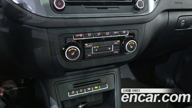 Volkswagen Tiguan 2.0 TDI  Premium 5N 2013 — фото 17