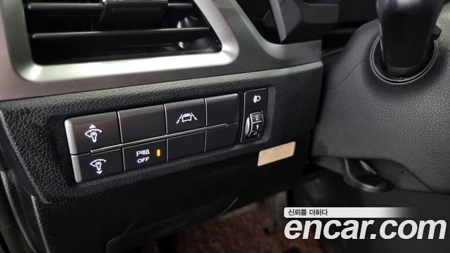 KG Mobility (SsangYong) Beautiful Korando Gasoline 1.5 4WD C5 Plus 2022 — фото 17