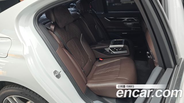 BMW 7 Series (G11) 730d xDrive M Sport 2017 — фото 11