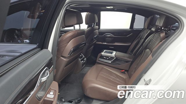BMW 7 Series (G11) 730d xDrive M Sport 2017 — фото 12