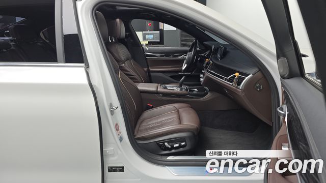 BMW 7 Series (G11) 730d xDrive M Sport 2017 — фото 26