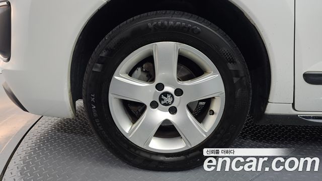 Peugeot 3008 1.6 e-HDi First Generation 2014 — фото 5