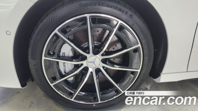 Mercedes-Benz A-Class (W177) AMG A35 S AMG 4MATIC Sedan 2024 — фото 5