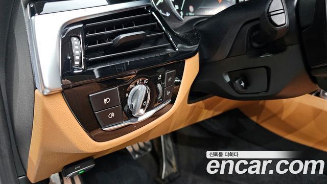BMW 5 Series (G30) 520d Luxury Special Edition 2018 — фото 16