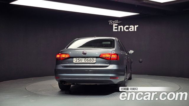 Volkswagen Jetta 2.0 TDI BlueMotion 6th 2015 — фото 4