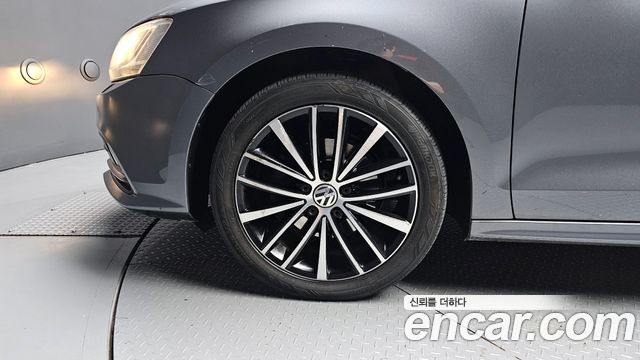 Volkswagen Jetta 2.0 TDI BlueMotion 6th 2015 — фото 5