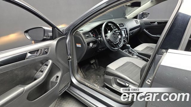 Volkswagen Jetta 2.0 TDI BlueMotion 6th 2015 — фото 11