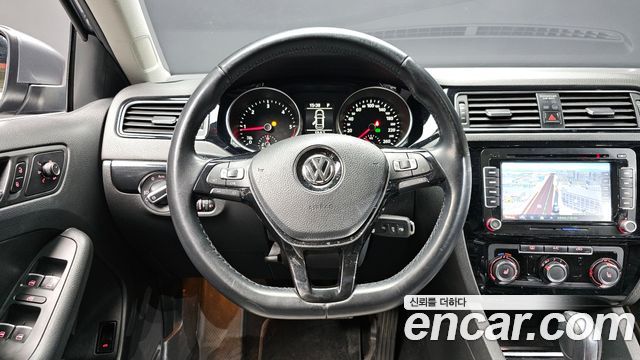 Volkswagen Jetta 2.0 TDI BlueMotion 6th 2015 — фото 13