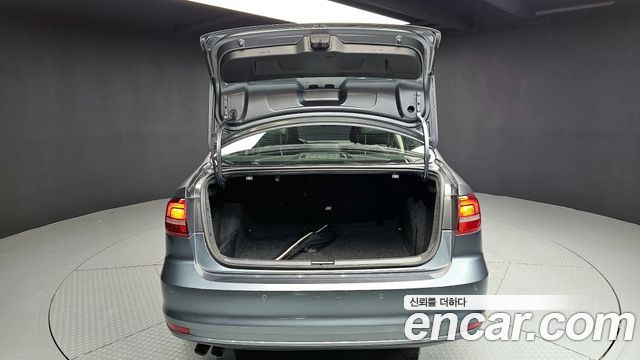 Volkswagen Jetta 2.0 TDI BlueMotion 6th 2015 — фото 20