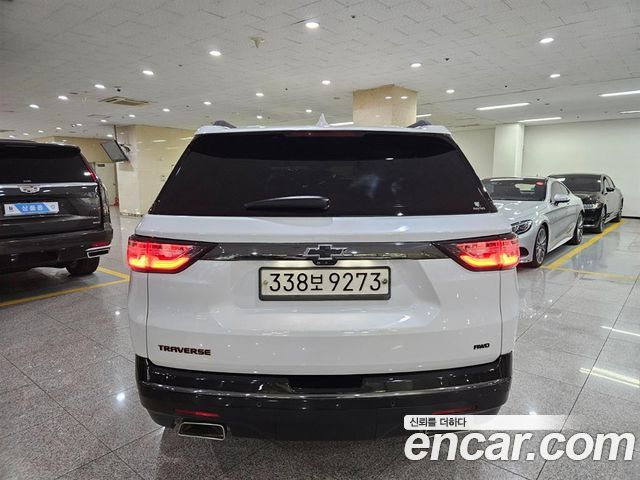Chevrolet Traverse 3.6 AWD Redline 2020 — фото 4