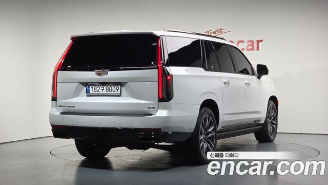 Cadillac Escalade (V) 6.2 ESV ESV Sports Platinum 2023 — фото 2