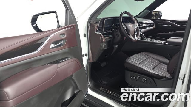 Cadillac Escalade (V) 6.2 ESV ESV Sports Platinum 2023 — фото 12