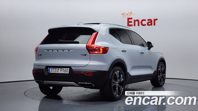 Volvo XC40 T4 Inscription 2020 — фото 2