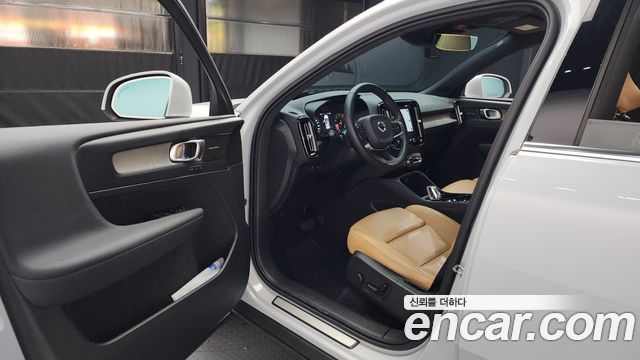 Volvo XC40 T4 Inscription 2020 — фото 10