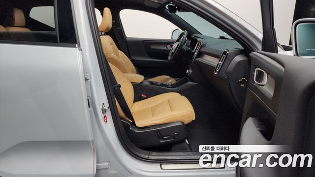 Volvo XC40 T4 Inscription 2020 — фото 11