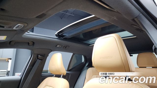 Volvo XC40 T4 Inscription 2020 — фото 19