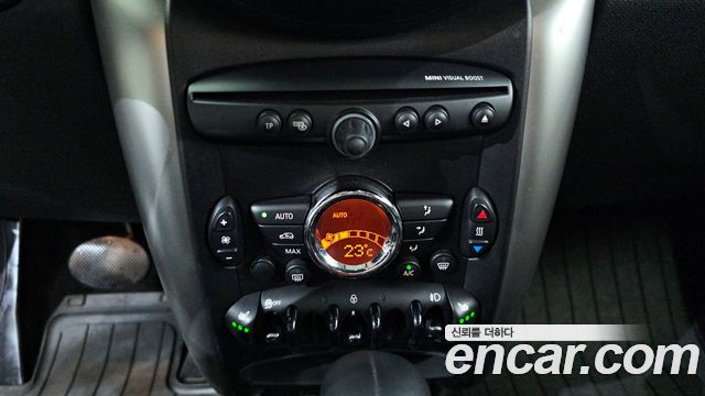 MINI Cooper D Countryman Standard 1st 2014 — фото 17