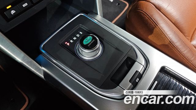Land Rover Discovery Sport 2.0 TD4 HSE Luxury 2016 — фото 9