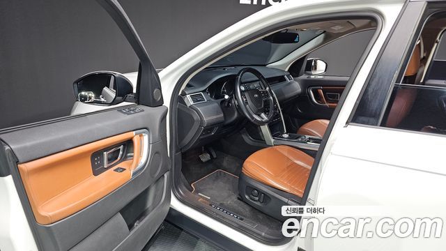 Land Rover Discovery Sport 2.0 TD4 HSE Luxury 2016 — фото 10
