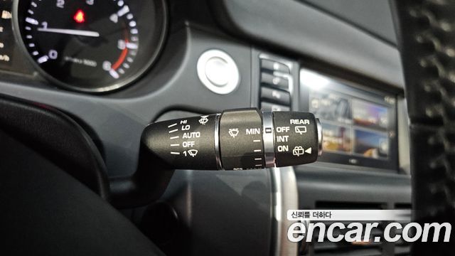 Land Rover Discovery Sport 2.0 TD4 HSE Luxury 2016 — фото 14