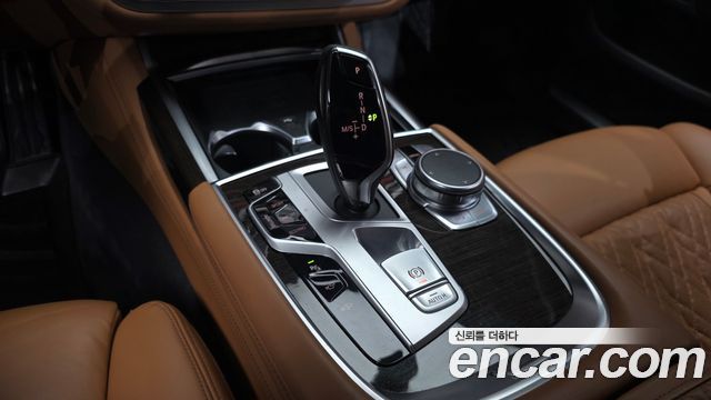 BMW 7 Series (G11) 730d xDrive Design Pure Excellence 2020 — фото 9