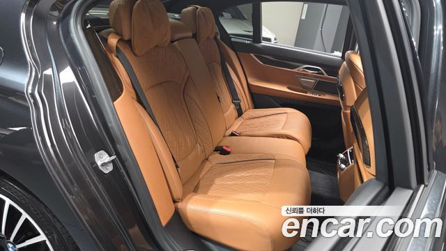 BMW 7 Series (G11) 730d xDrive Design Pure Excellence 2020 — фото 12