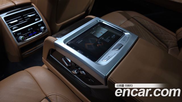 BMW 7 Series (G11) 730d xDrive Design Pure Excellence 2020 — фото 17