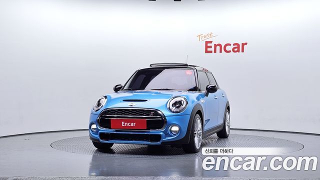 MINI Cooper S 5Door Standard 3rd 2017 — фото 3