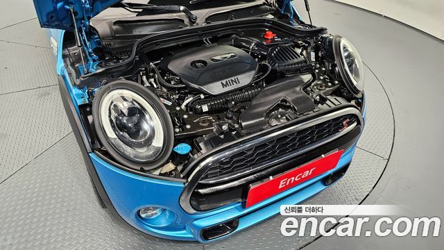 MINI Cooper S 5Door Standard 3rd 2017 — фото 6