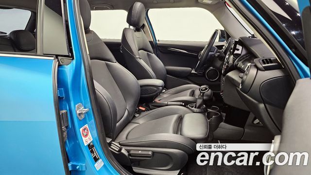 MINI Cooper S 5Door Standard 3rd 2017 — фото 10
