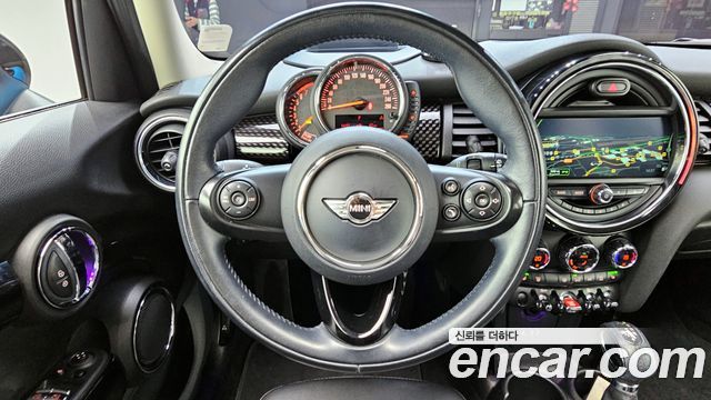 MINI Cooper S 5Door Standard 3rd 2017 — фото 13