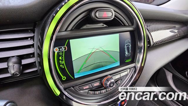MINI Cooper S 5Door Standard 3rd 2017 — фото 14
