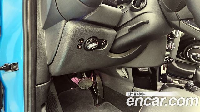 MINI Cooper S 5Door Standard 3rd 2017 — фото 16