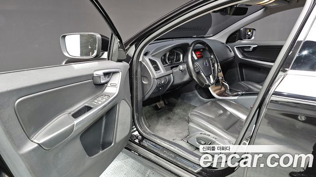 Volvo XC60 D3 1st 2017 — фото 10