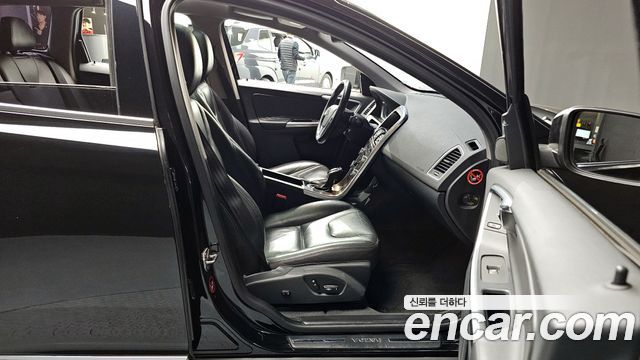 Volvo XC60 D3 1st 2017 — фото 11