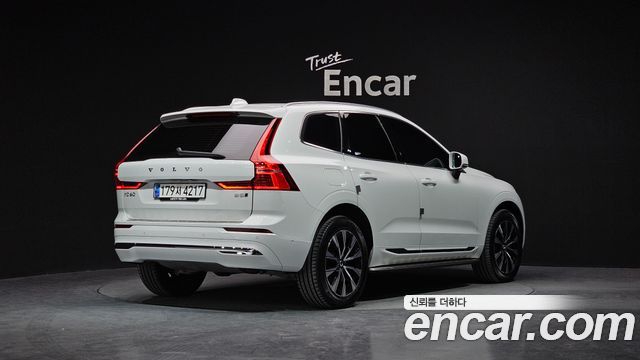 Volvo XC60 (II) B5 Ultimate Bright 2023 — фото 2