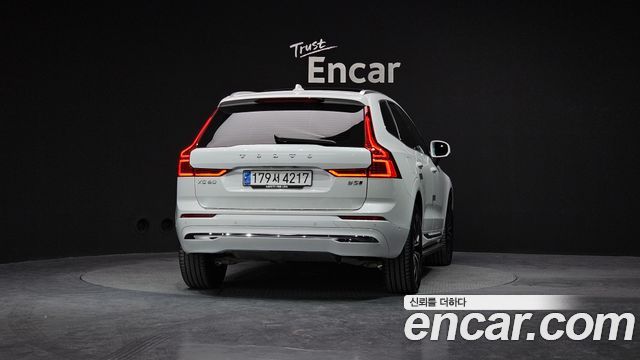 Volvo XC60 (II) B5 Ultimate Bright 2023 — фото 4