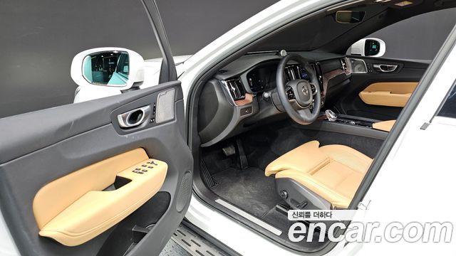 Volvo XC60 (II) B5 Ultimate Bright 2023 — фото 10