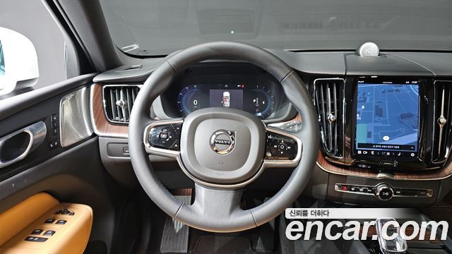 Volvo XC60 (II) B5 Ultimate Bright 2023 — фото 13