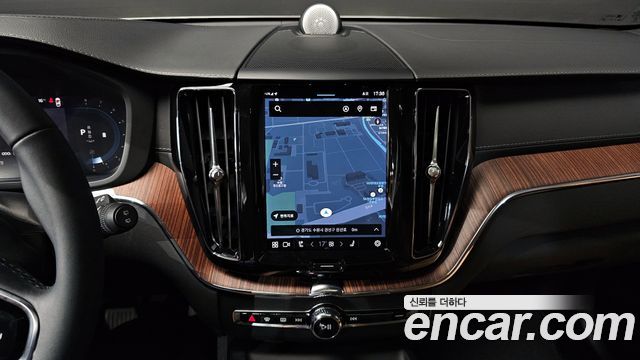 Volvo XC60 (II) B5 Ultimate Bright 2023 — фото 14