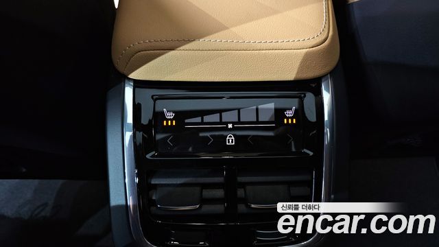 Volvo XC60 (II) B5 Ultimate Bright 2023 — фото 19