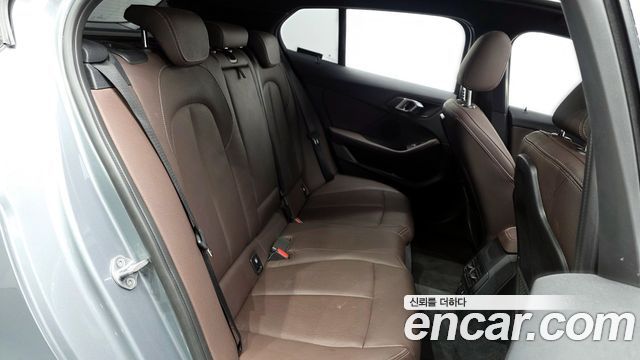 BMW 1 Series (F40) 120i M Sports 2023 — фото 12