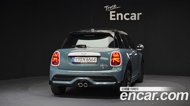MINI Cooper S 5Door Multitione Edition 3rd 2023 — фото 4