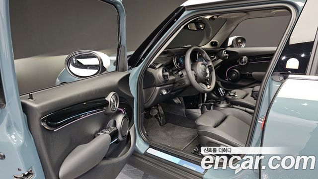 MINI Cooper S 5Door Multitione Edition 3rd 2023 — фото 11