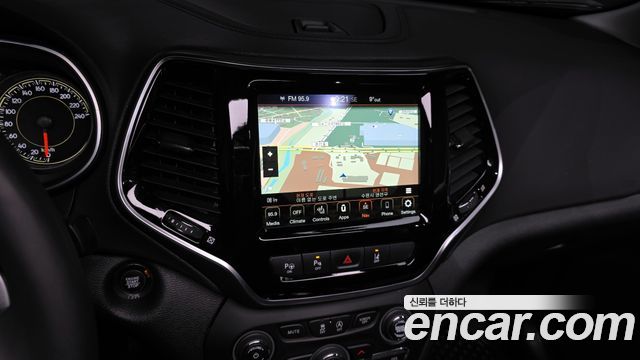 Jeep Cherokee (KL) 2.4 Limited AWD 2022 — фото 8
