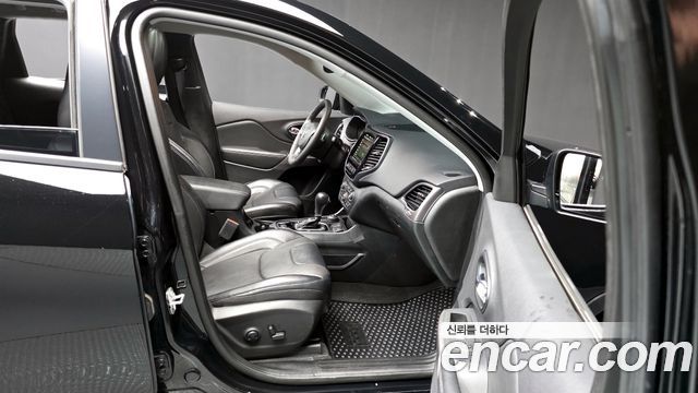 Jeep Cherokee (KL) 2.4 Limited AWD 2022 — фото 21