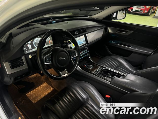 Jaguar XF (X260) 25t Portfolio 2018 — фото 16